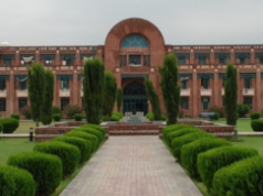 اسلامی یونیورسٹی کی طالبہ مناہل ندیم نے ‘آل پاکستان پرامپٹ انجینئرنگ’ مقابلہ جیت لیا