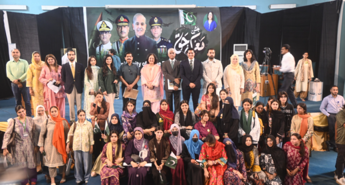 A ceremony was held at the University of Home Economics to mark the first anniversary of 