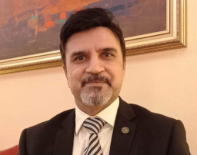 وائس چانسلرکامثالی اقدام ، اپنی لیے نئی سرکاری گاڑی کے فنڈ اساتذہ اور طالبات کی بس کیلئے وقف کر دیئے